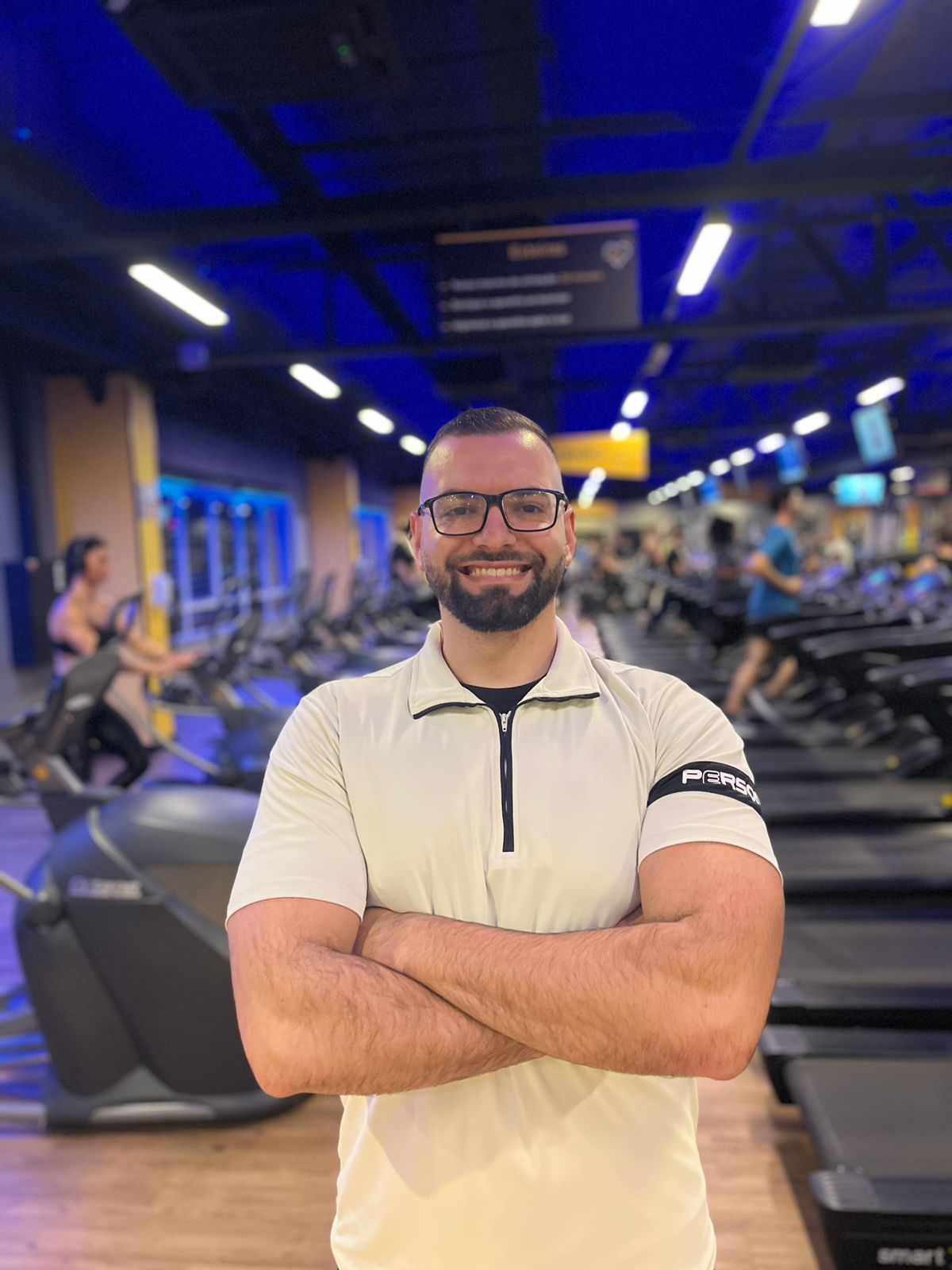 Personal trainer em academia